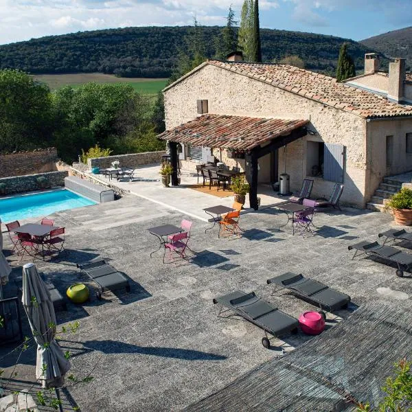 Le Clos des Amandiers, hotel v mestu Simiane-la-Rotonde