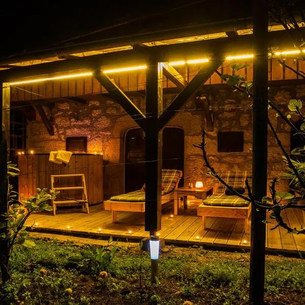 Zidanica Lackner, hotel in Črnomelj