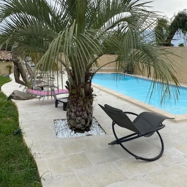 Villa SPA Piscine : entre mer et montagne, hotel en Baron