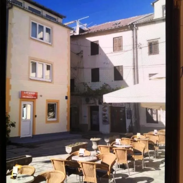 Sobe Kod Bakija, hotel v destinaci Karlobag