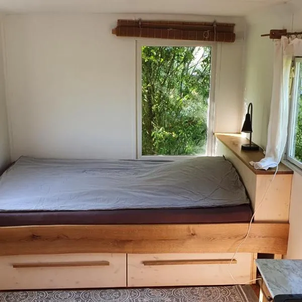 Ferienwohnung mit Tiny House, hotel in Freienwill