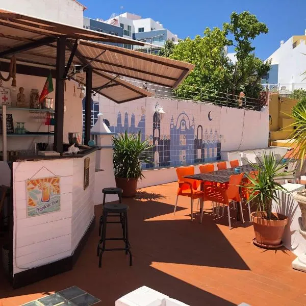 Orange Terrace Hostel, hotel v destinaci Albufeira