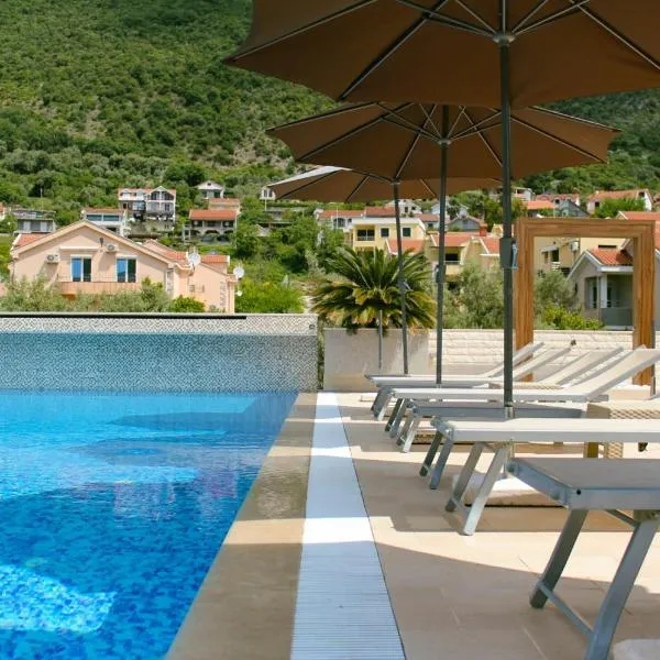 Sun Village Aparthotel, ξενοδοχείο στο Χέρτσεγκ Νόβι