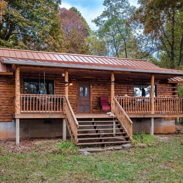 Fly Away Cabin- Modern, Serene, And Convenient, hotel v destinaci Compton