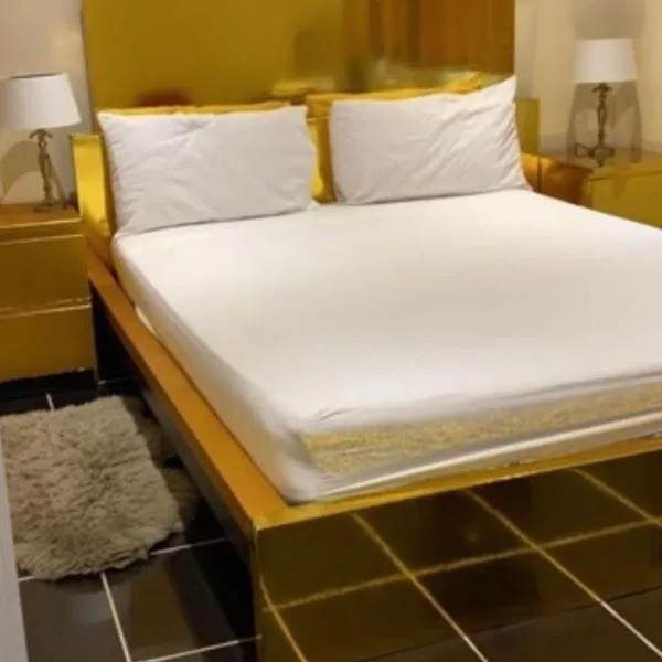 Waltham Abbey Private Property, hotel in Waltham Abbey