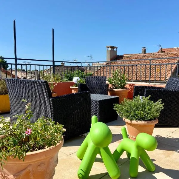 Hôtel Porte de Camargue - Les Quais d'Arles, hotel v destinaci Arles