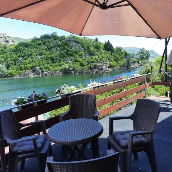 Mali Raj Apartmani, hotel v destinaci Cetinje