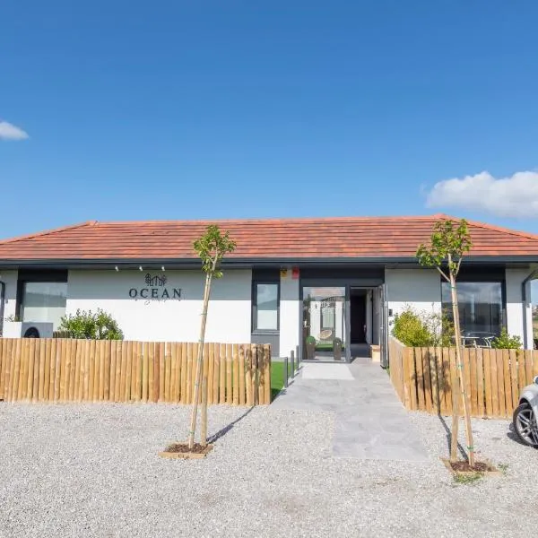 OCEANSUITESLANGRE, hotel v destinaci Galizano