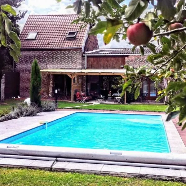 chambres d hotes ,hotel ,Secret d'une Nuit a vicq prės de valenciennes,onnaing,saint saulve avec piscine, hotel in Quiévrechain