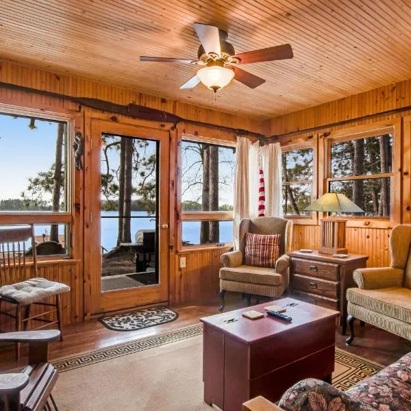 Bucky's PineIsle Retreat, hotel in Three Lakes