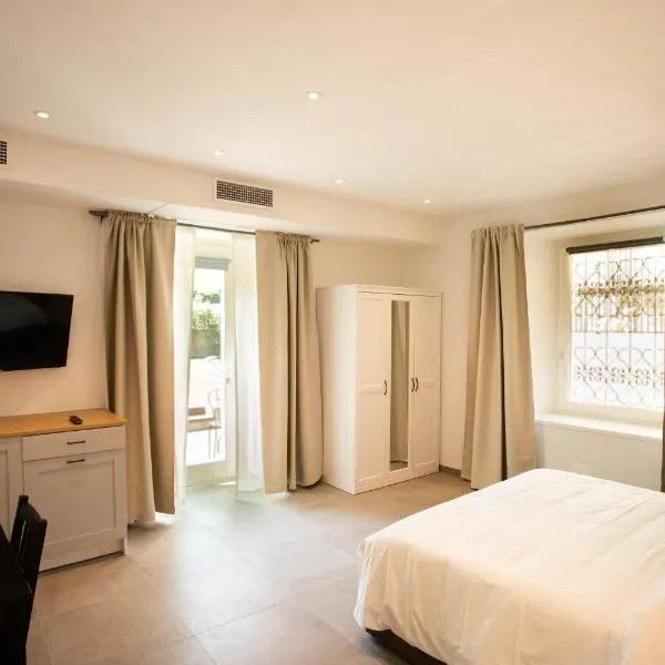 ALPENCITY SUITES, hotel v destinaci Trento