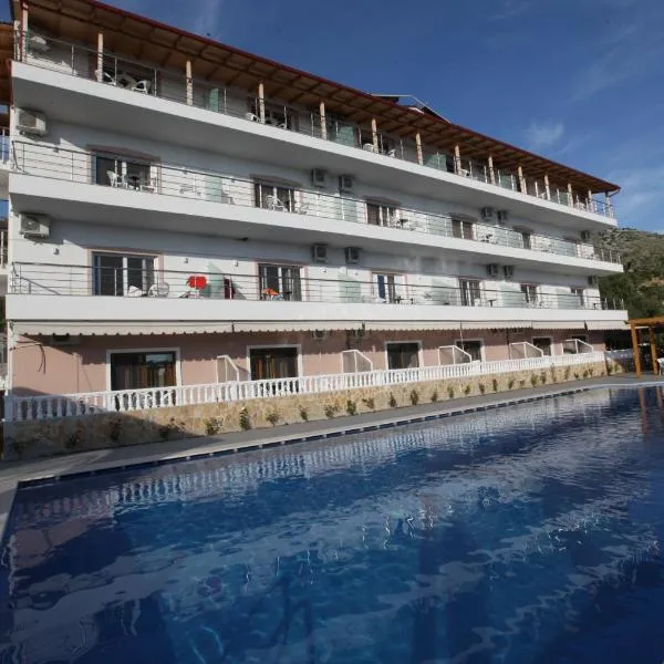 Hotel Riviera, hotelli kohteessa Borsh