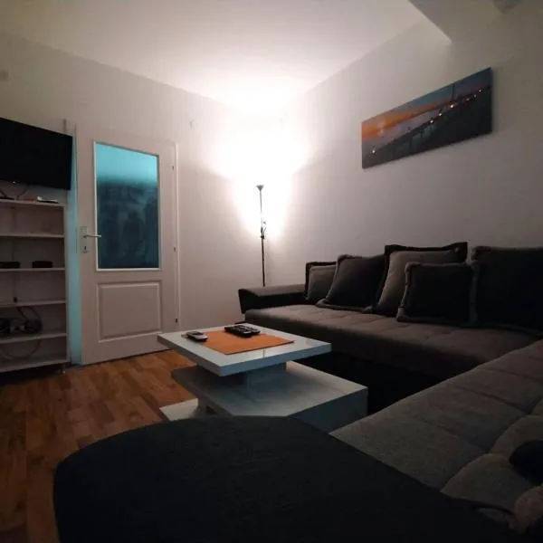 Malevilla Apartment, hotel in Vrnjačka Banja