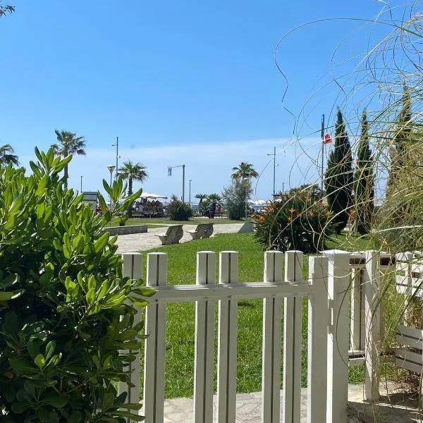 Casa Blu litorale Andora、マリーナ・ディ・アンドーラのホテル