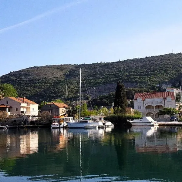 Apartments Lorena, Hotel in Mokošica