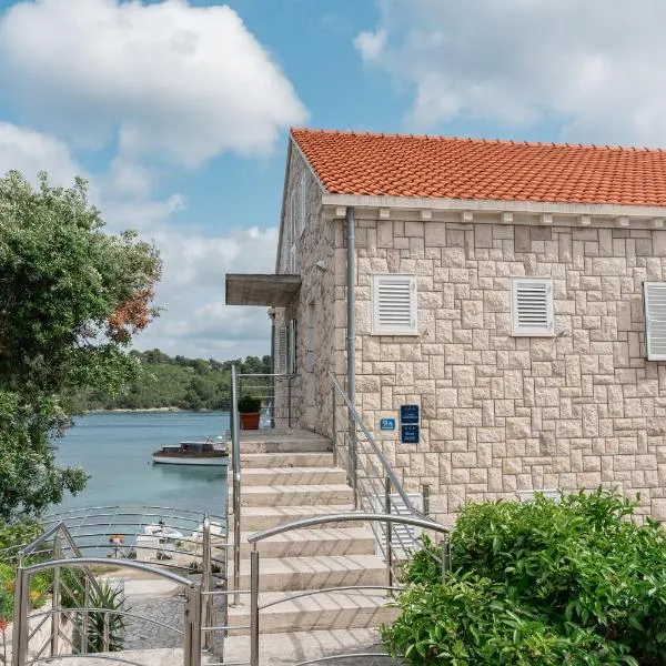 Guesthouse Kamarin, hotel in Pomena