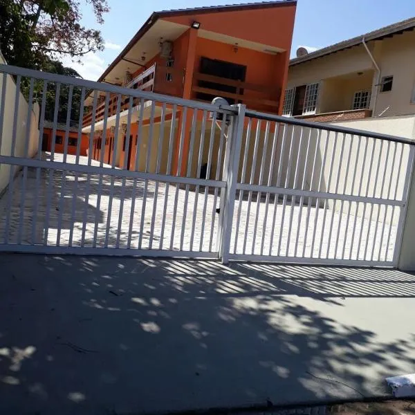 Chalés Ubatuba 102 - P. Itaguá, ξενοδοχείο σε Ubatuba