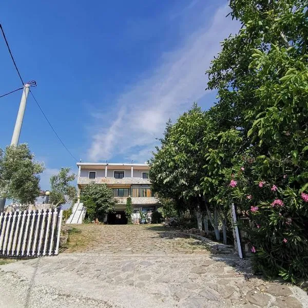 Hotel Bora, hotel v destinaci Gostimë