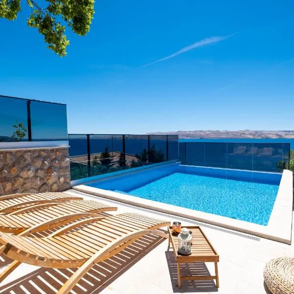 Apartments Matea with Pool and sea view, hotel u gradu 'Cesarica'
