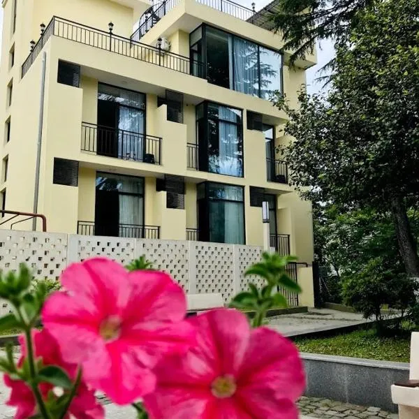 Gurya: Kobuleti şehrinde bir otel