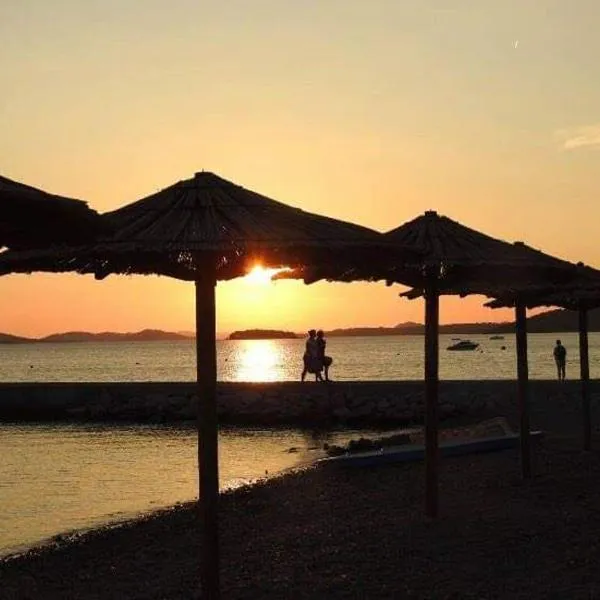 Apartman AS, hotel v Pirovaci