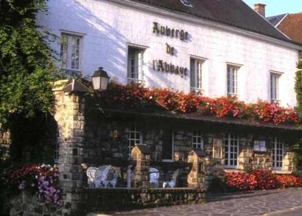 Auberge De L'abbaye, hotel di Launois-sur-Vence