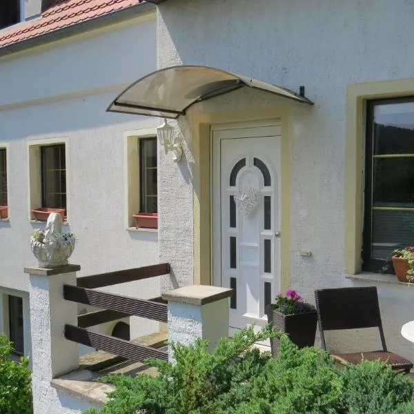 Ferienhaus Elbsommer am Weinberg II, hotel v destinaci Meißen