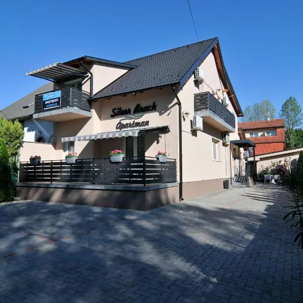 Silver Beach Apartments, hotel v Siofoku