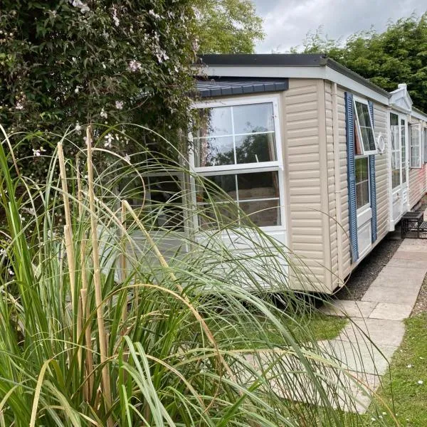“Ty Hir Caravan” Moelfre, hotel v destinaci Moelfre