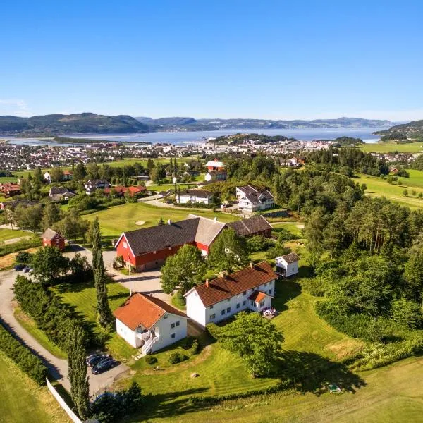 Stokke Gård Adventure Bed & Breakfast, hotel v destinaci Stjoerdal