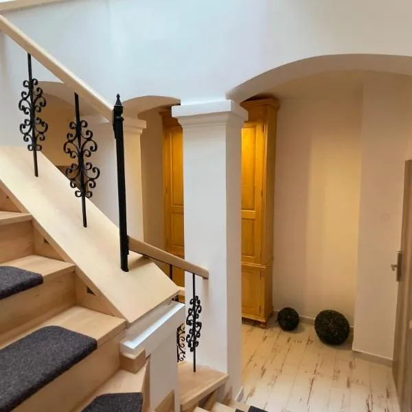 R&J apartmány, hotel in Broumov