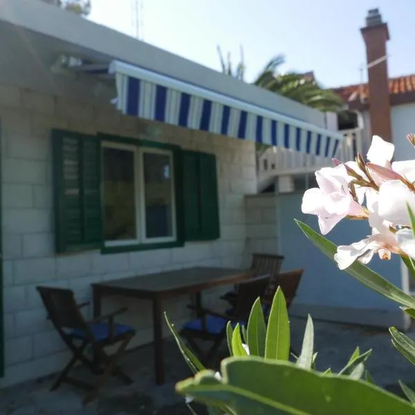 Vacation House "Pave", hotel v destinácii Povlja