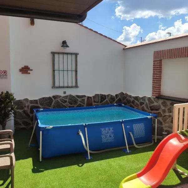 Casa Rural & SPA Mirador Gredos, hotel in Guijo de Ávila