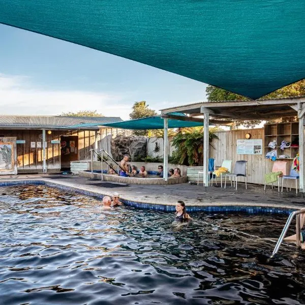 Athenree Hot Springs & Holiday Park, hotell i Waihi Beach