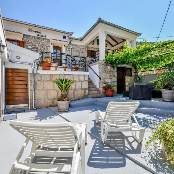 Holiday Home Škevini Dvori, hotelli kohteessa Starigrad-Paklenica