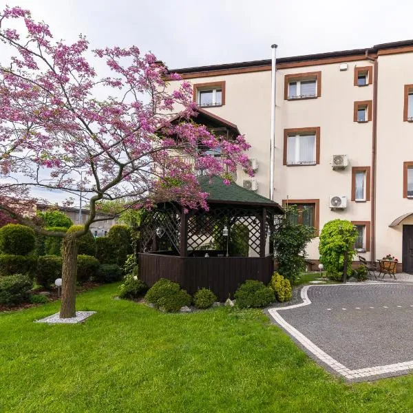 Astra Apartments, hotel in Oświęcim