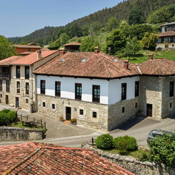 La Casona de Tresgrandas, hotel in Bustio