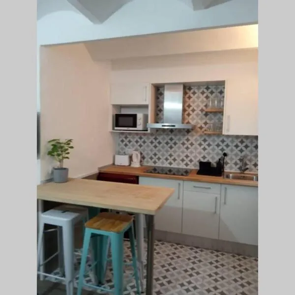 M2 Cool apartment next to metro. 15m to center, hotel in Esplugues de Llobregat