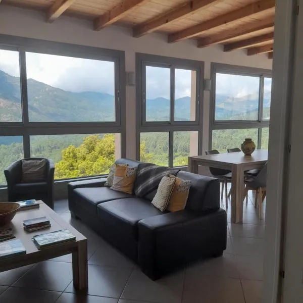 Chambres d'Hôtes Villa Cardellini, hotel ad Aullène