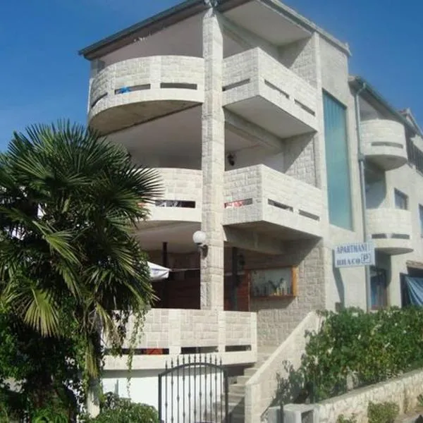 Braco apartments by the sea with a sea view – hotel w mieście Žaborić