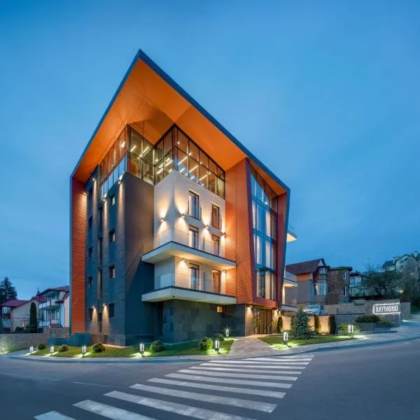 Hotel Raymond, hotelli kohteessa Truskavets