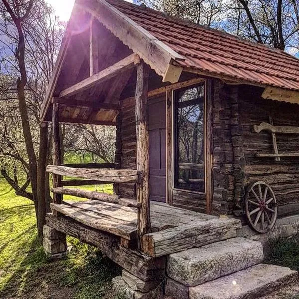 Tinutul Luanei Glamping Resort, hotel a Lopătari