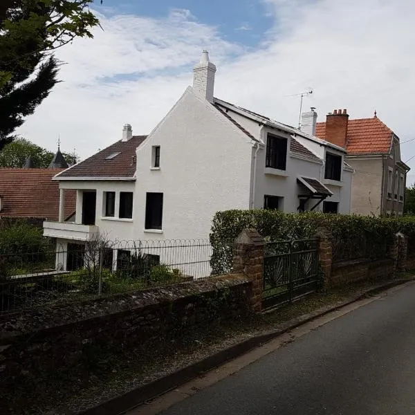 Le petit belge – hotel w mieście Montgivray