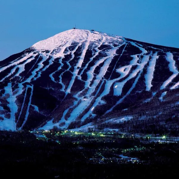 Sugarloaf Mountain Hotel, hotell i Carrabassett