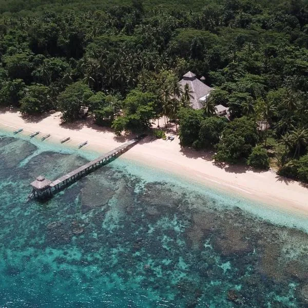Coral Eye Boutique Resort and Marine Outpost, hotel en Serai