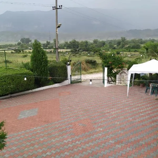 HOTEL RESTORANT VIKTORIA: Kardhiq şehrinde bir otel