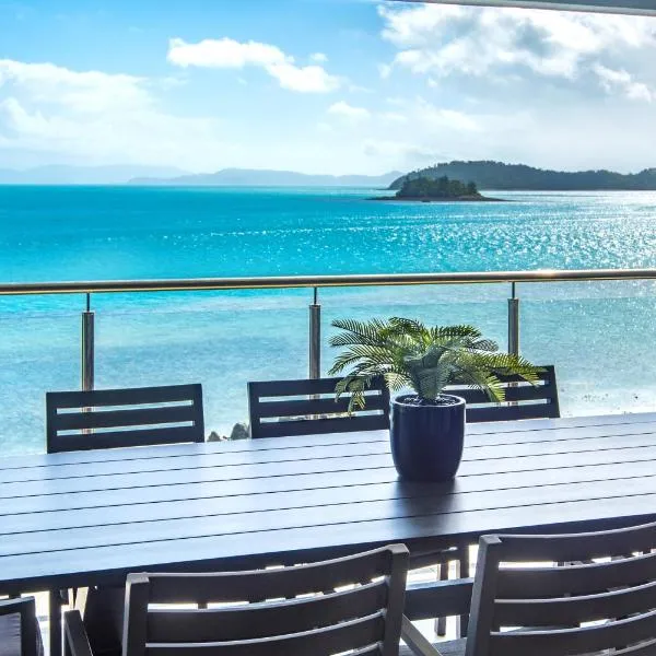 Edge 5 Oceanfront 3-Bedroom Apartment - Featuring an Infinity Pool, Spa Bath, Buggy and Valet Service, hotell i Hamilton Island