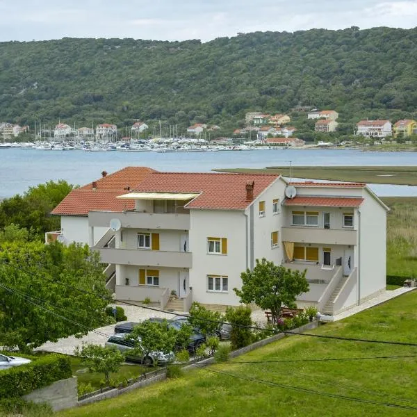 Apartments Angela Rab, khách sạn ở Supetarska Draga
