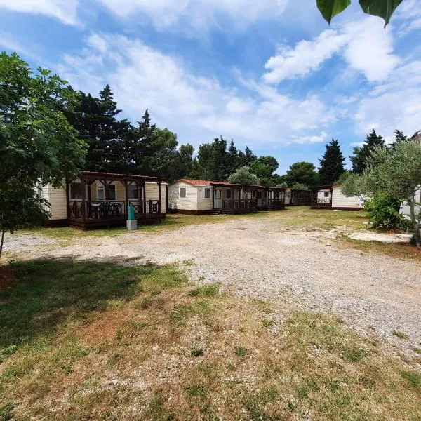 Kamp Rujno, hotel v destinaci Starigrad-Paklenica