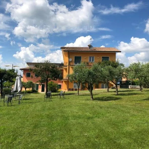 Nice apartments lake view & free parking, hotel in Pastrengo